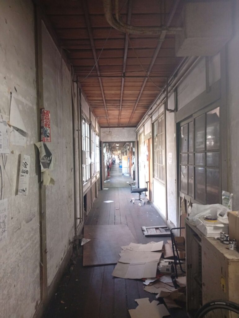 森見登美彦作品聖地巡礼記2025冬⑫吉田寮の廊下