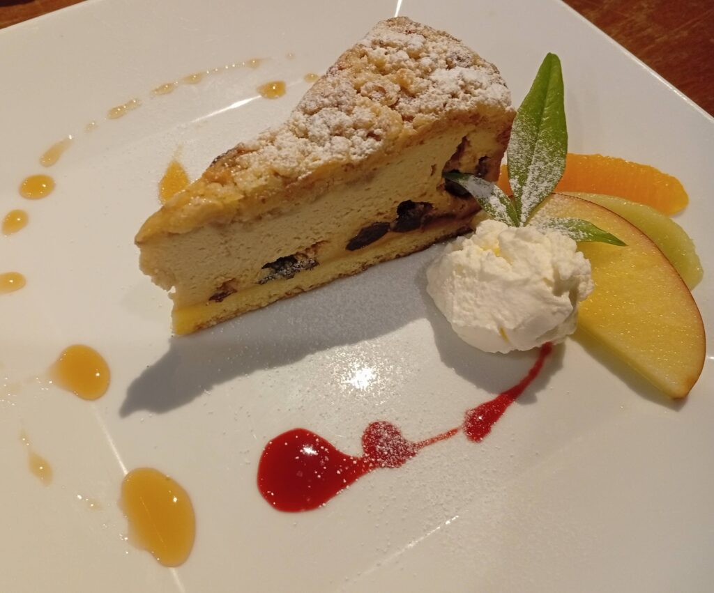 青梅のダイニング＆ギャラリー繭蔵
チーズケーキ